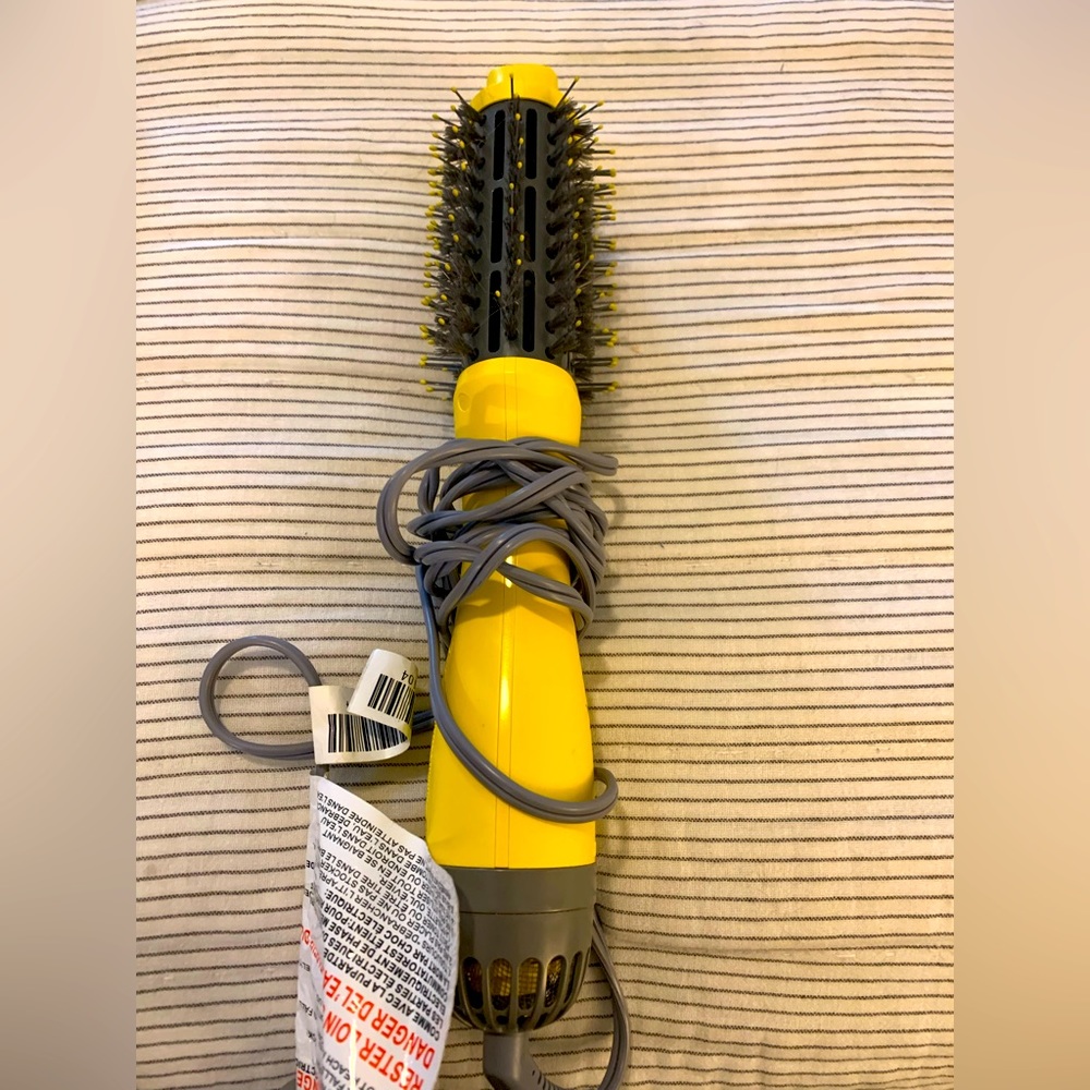 Dry Bar Brush Hairdryer -